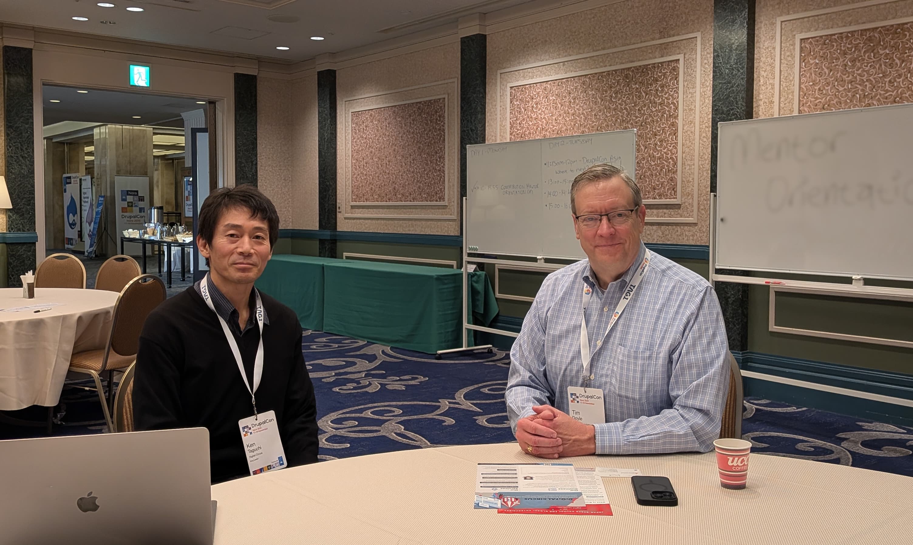 デジタルサーカスCEO（左）とティム・ドイル氏（右）